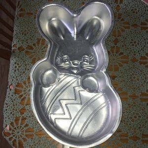 Wilton Easter bunny metal cake pan 🐰
